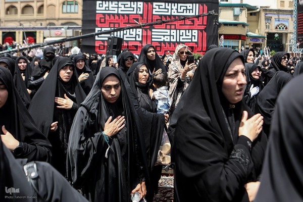 Teheraner trauern um Imam Hussein (as.)