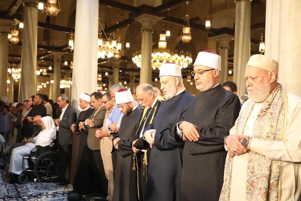 Feier zum Geburtstag des Propheten (Friede sei mit ihm) in der Imam-Hussein-Moschee (Friede sei mit ihm) in Kairo + Fotos und Videos