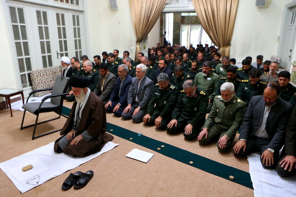 Leader Praises IRGC’s Action against Trespassing US Sailors