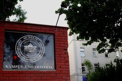 Bosnia's Main University Suspends Classes during Muslim Prayers