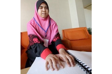 Being Visually-Impaired No Obstacle for Noorhidayah in Quran Memorizing Competition