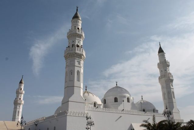 Sunshades in Quba Mosque Courtyards Being Replaced ahead of Ramadan