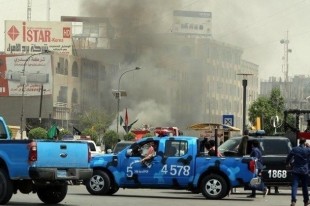 14 Killed in Mosque Blast in Iraqi Capital