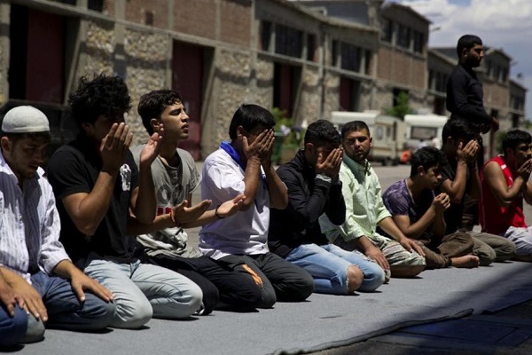 Muslims to Get Prayer Spaces in Athens for Eid
