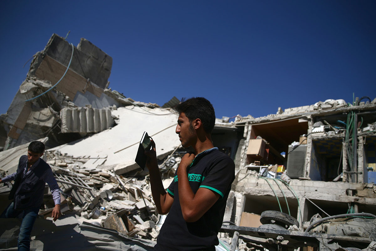 Air strikes on Syria's rebel-held areas continue Air strikes on Syria's rebel-held areas continue