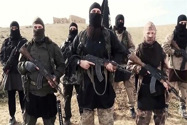 Daesh Leaves Booby-Trapped Copies of Quran on Streets of Iraq’s Liberated Cities