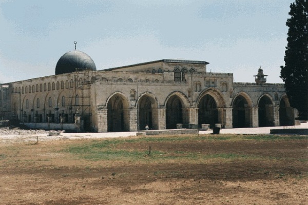 Zionist Regime Seeking to Destroy Al-Aqsa Mosque