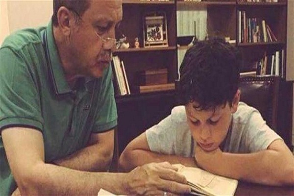 Photo Showing Erdogan Teaching Quran to Grandson Taken on Night of Failed Coup