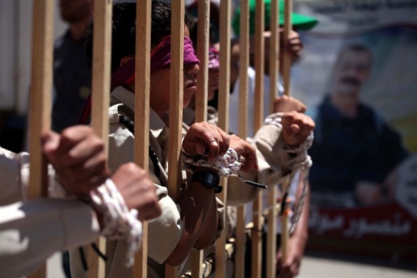 Hundreds of Palestinians in Zionist Regime Jails to Go On Open Hunger Strike