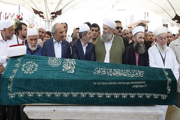 Top Turkish Qari Laid to Rest in Istanbul