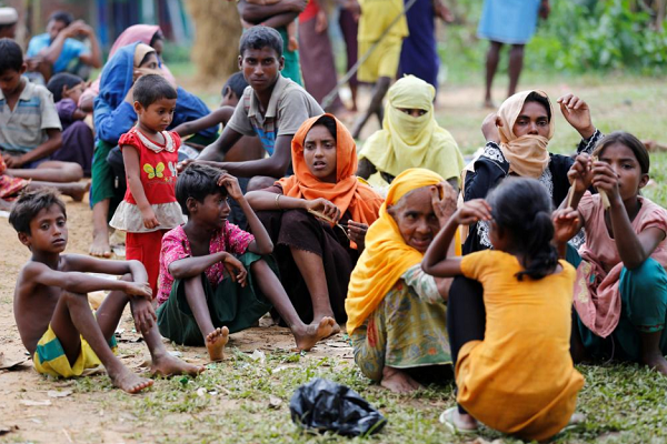 Thousands of Rohingya Muslims Flee into Bangladesh from Myanmar