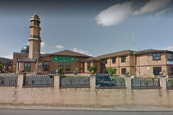 Mosques in England’s Pendle Suspend Congregational Prayers
