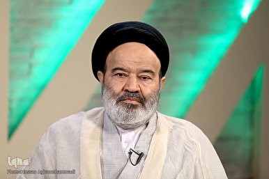 Cleric Urges Muslims to Promote Unity via Social Media
