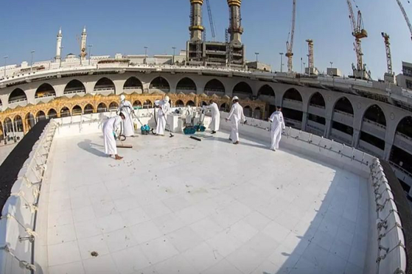 Kabaa’s Roof Cleaned (+Photos)