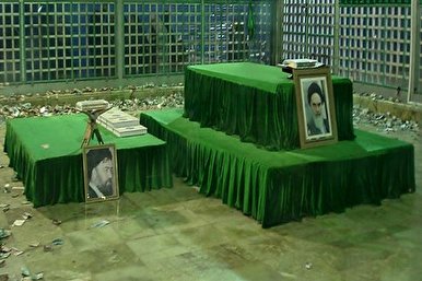 Iranian MPs Renew Allegiance with Imam Khomeini Ideals