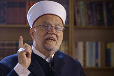 Cleric Warns of Intensified Israeli Attempts to Wrest Full Control over Al-Quds