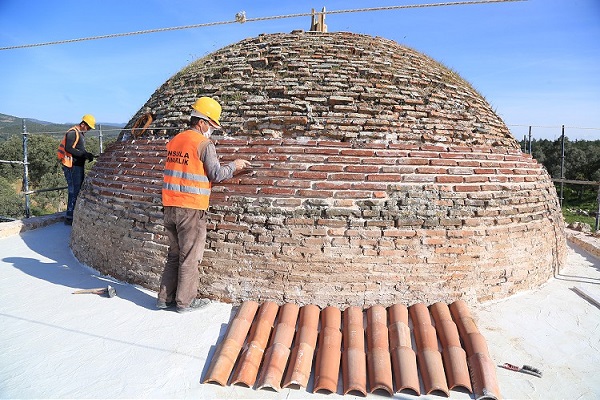 600-Year-Old Mosque Being Restored in Turkey  