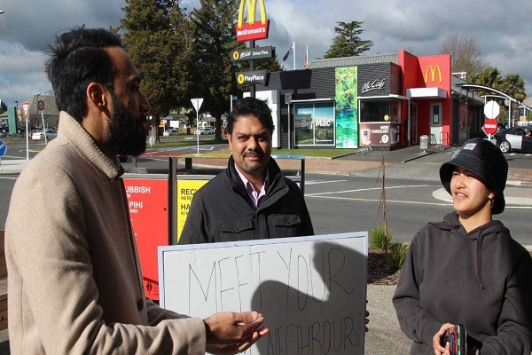 New Zealand Muslims Abused on Outreach Mission