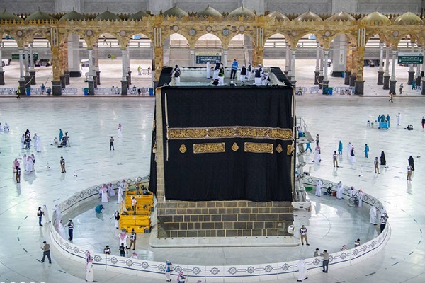 Kaaba Draped in New Kiswa