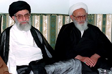 Leader Condoles Demise of Ayatollah Hassanzadeh Amoli