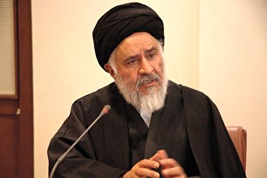 Islamic Scholar Discusses Jurisprudence of Politics in Weekly Meeting