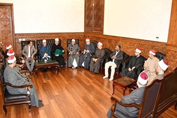 Awqaf minister meeting with members of Egypt’s Association of Quran Reciters