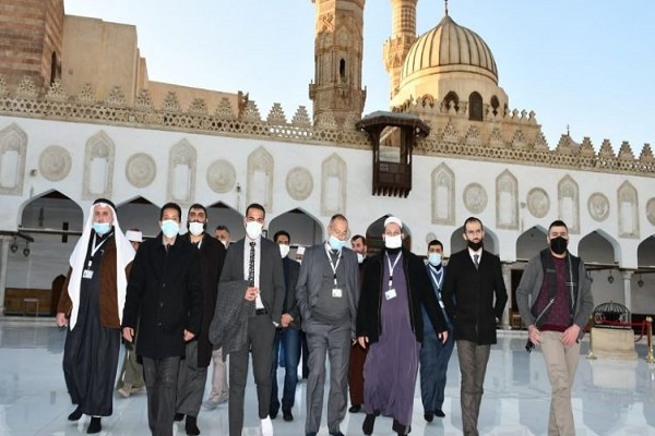 Palestinian Prayer Leaders Visit Al-Azhar, Imam Hussein Mosque in Cairo  