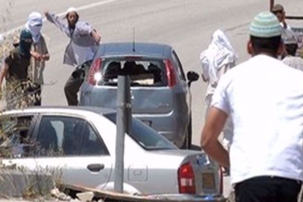 Israeli Settlers Block West Bank Roads to Palestinian Cars