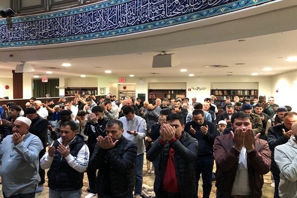 Hundreds Attend Lailatul Qadr Rituals in New York, Washington  