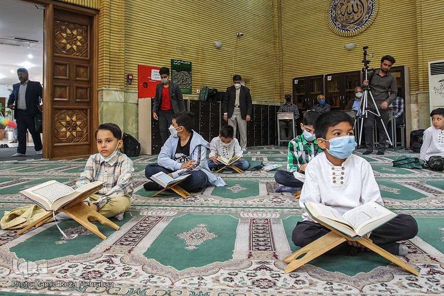 A Quranic circle with participation of kids in Iran 