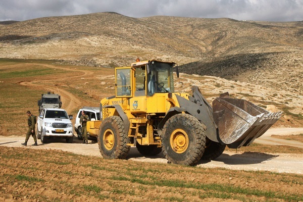 Zionist Forces Destroy Palestinian Homes in Al-Quds, West Bank