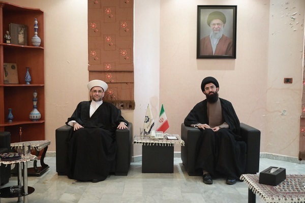 Iranian Cultural Attaché in Lebanon Seyed Komeyl Baqerzadeh, Secretary General of Lebanon’s al-Ummah movement Sheikh Abdullah al-Jabri meet in Lebanon