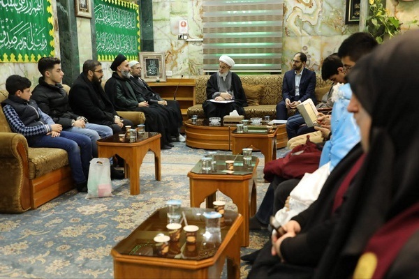 Sheikh Abdul Mahdi al-Karbalayi meeting with Quran teachers from Lebanon