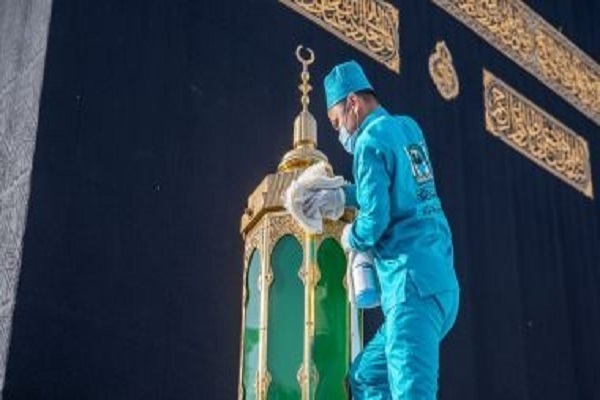 Maintenance work at Mecca Grand Mosque