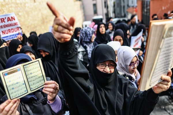 Muslims condemn Quran desecration in West