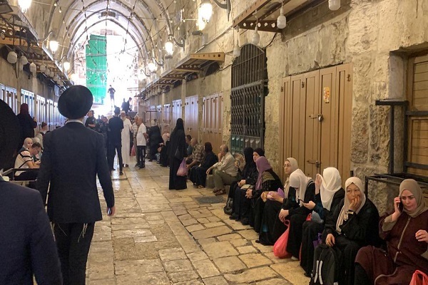 Zionist Forces Prevent Palestinians from Entering Al-Aqsa
