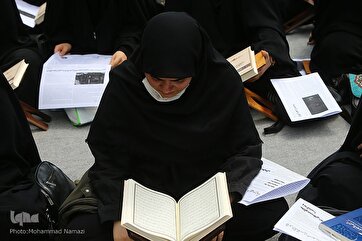 Iranian Students Condemn Quran Desecration in Europe