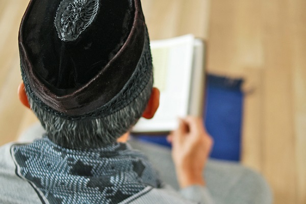 A Muslim reading the Quran