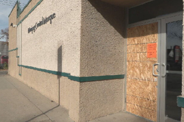 Community Unites to Restore Vandalized Winnipeg Mosque