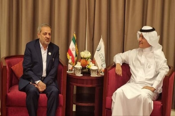 Iranian Minister of EducatAli Reza Kazemi meets with Salim M. AlMalik, the director general of the Islamic Educational, Scientific, and Cultural Organization (ISESCO).