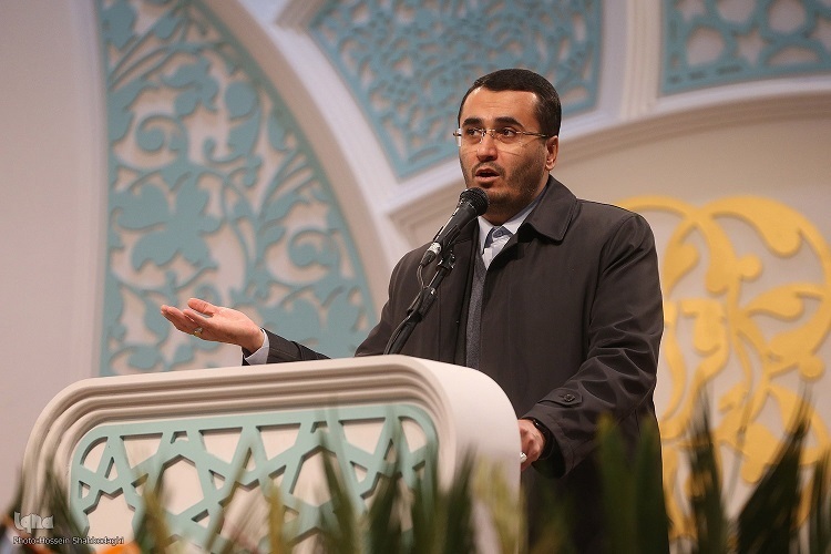 Iranian lawmaker Ruhollah Motefaker Azad