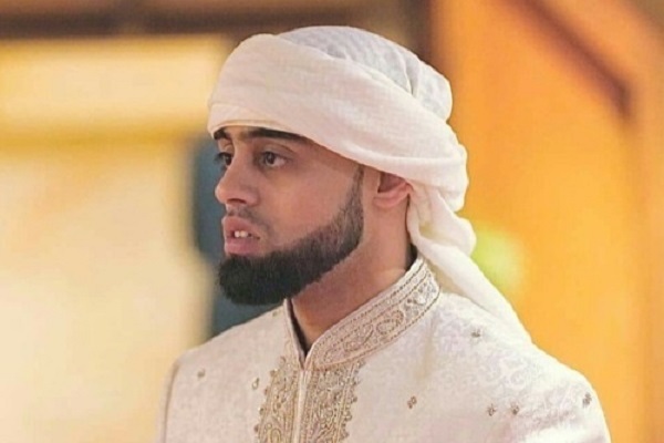 Munafisah Performance by Iranian Qari Shakernejad, Former Arsenal Player Asif