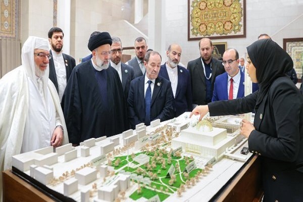 Iranian President Tours Africa’s Largest Mosque during Algeria Visit