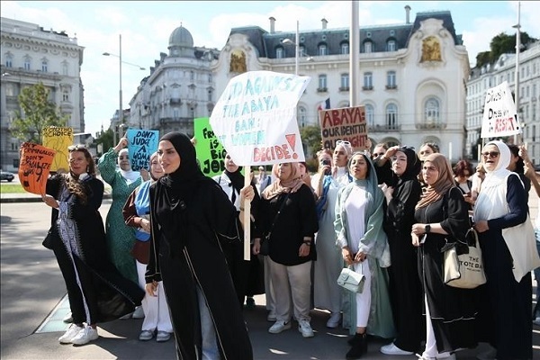 Concerns Rise Among French Muslims Over Far-Right Victory in First Round