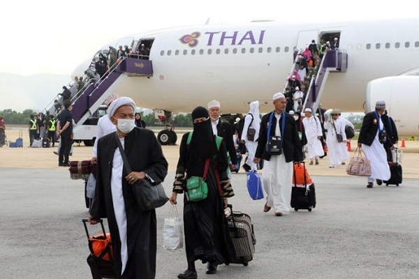 Hajj pilgrims from Thailand at airport