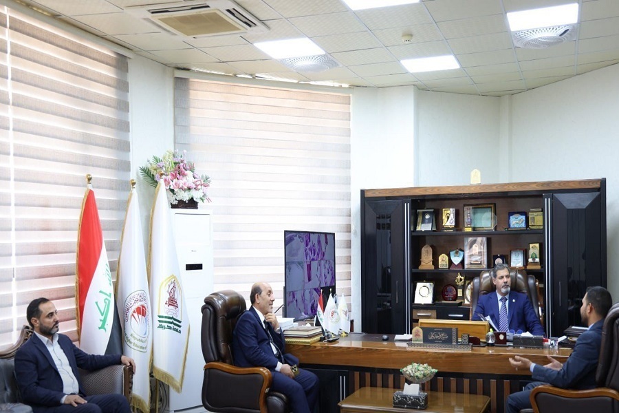 A delegation from the Dar-ol-Quran Center of the Astan (custodianship) of Imam Hussein (AS) holy shrine visited the University of Karbala to discuss organizing the 9th national group Quran competition for Iraqi university students.