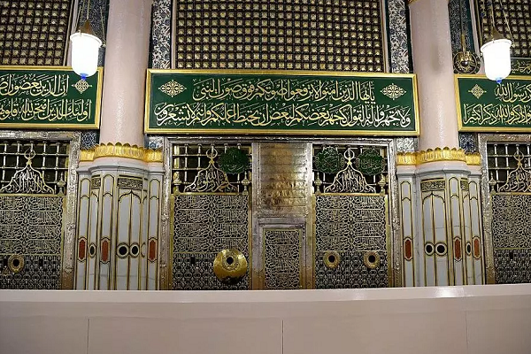 Al-Rawdah Al-Sharifa, the area between the tomb of the Prophet (peace be upon him) and his pulpit inside the Prophet’s Mosque in Medina.