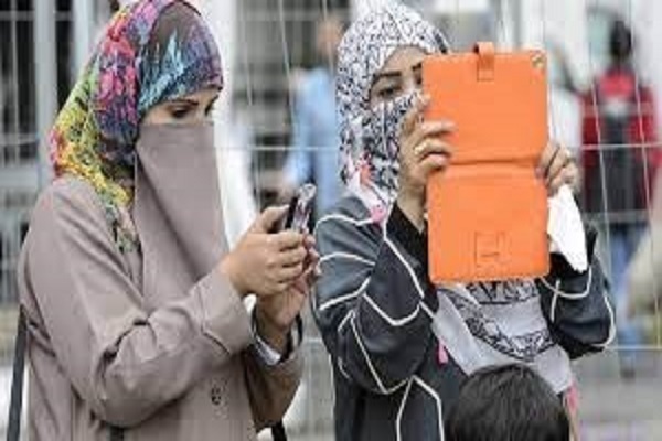 Women wearing face masks