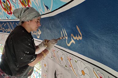 Turkey: Female Artists Redefine Mosque Artistry Through Skill, Determination