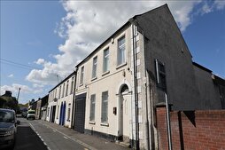 Explosives Uncovered, Two Charged in Foiled Plot against Mosque, Migrants in Northern Ireland